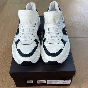 EUC - BOTTEGA VENETA Black & White
Men's Speedster Leather Sneakers Sz 44